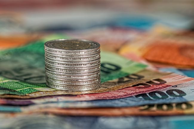 Kolikot, seteleitä, rahaa. Kuva: Stevepb / Pixabay.com